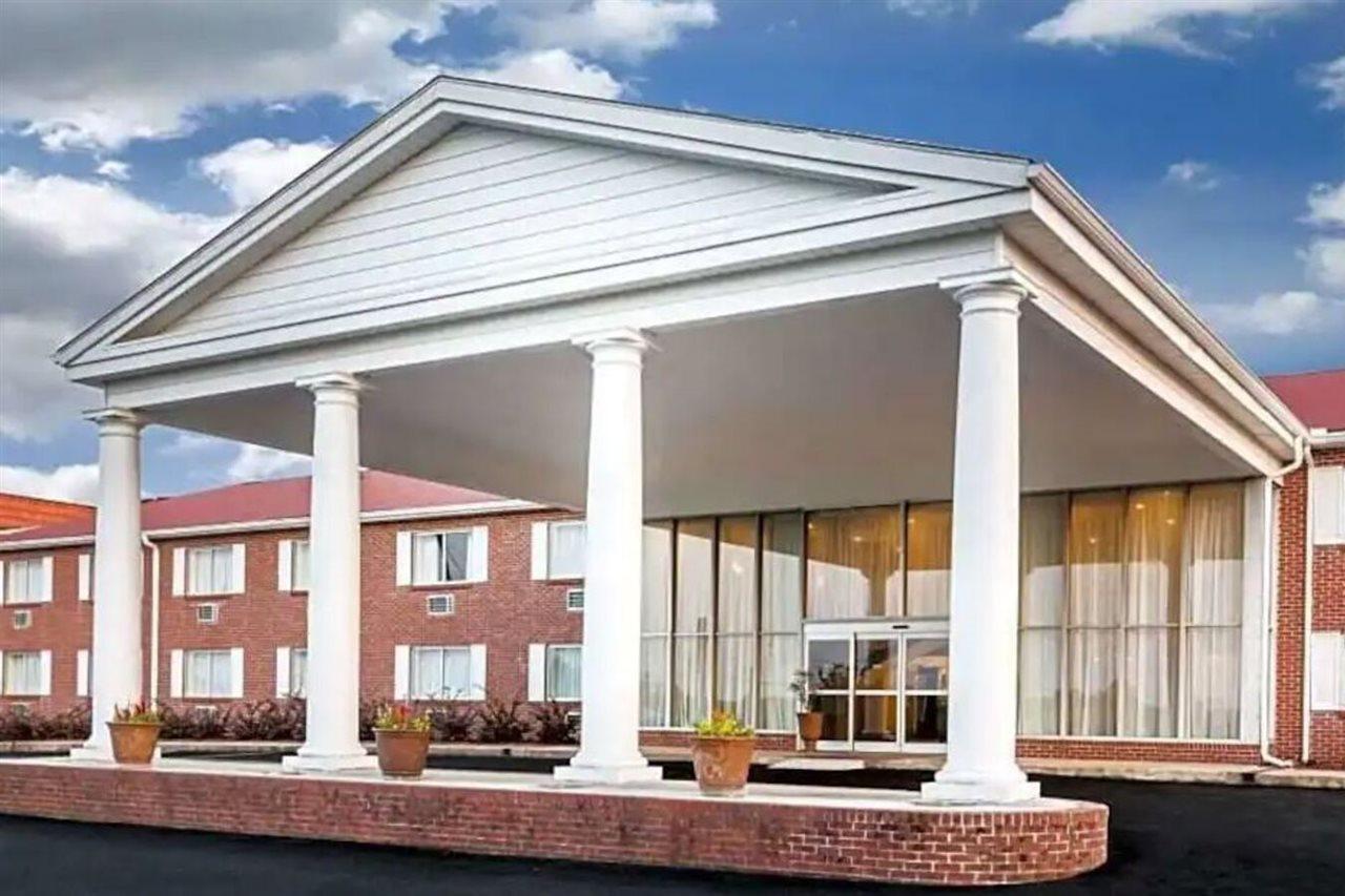 Americas Best Value Inn Phenix City Exterior foto